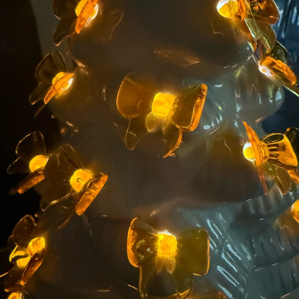 ๐ VIRAL TIKTOK!! Adorable Light-up Ceramic Halloween Tree with Yellow Bows- NWT - Picture 5 of 6